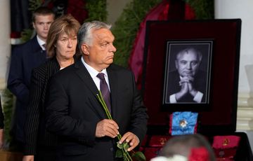 Nyugat/ellenz&eacute;k: "Gorbacsov p&eacute;ldak&eacute;p volt", Nyugat/ellenz&eacute;k: Minek ment el Orb&aacute;n a temet&eacute;s&eacute;re?