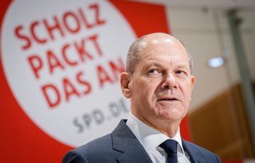 Komoly korrupci&oacute;s m&uacute;lttal rendelkezik az &uacute;j n&eacute;met kancell&aacute;r, m&eacute;gis mindenki hallgat
