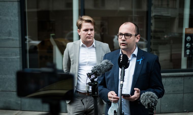 Politikai alapon próbálta megfúrni egy szakember kitüntetését a Momentum fővárosi képviselője