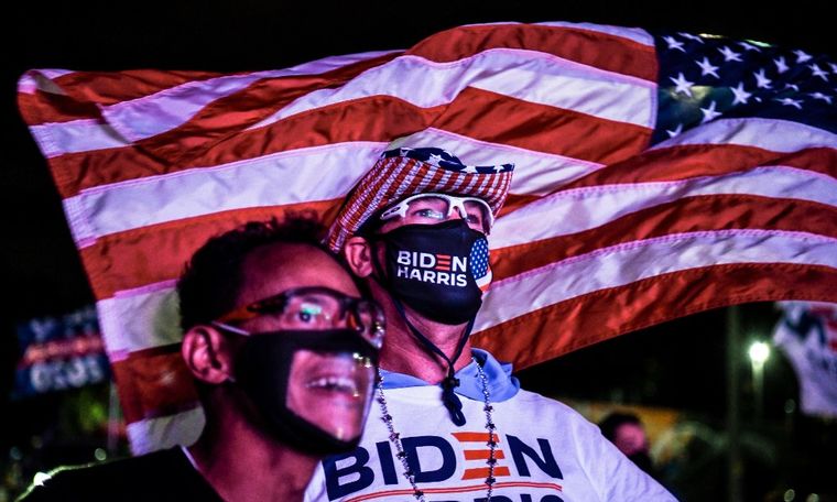 Pár száz szavazat dönthet a több mint 300 milliós Egyesült Államokban