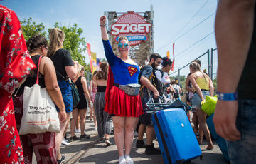 Hurrá, idén is végre megint elmarad az a féregláda Sziget!